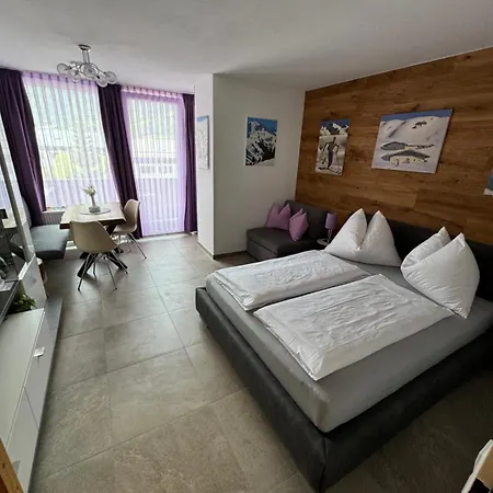 Apartment Summit Studio